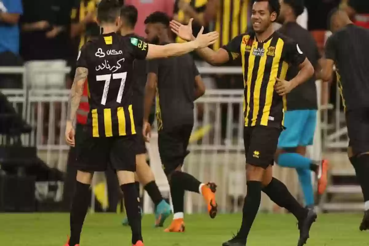  المدرب لوران يكافئ لاعبي الاتحاد السعودي بعد هدفيّ ودية ميلان