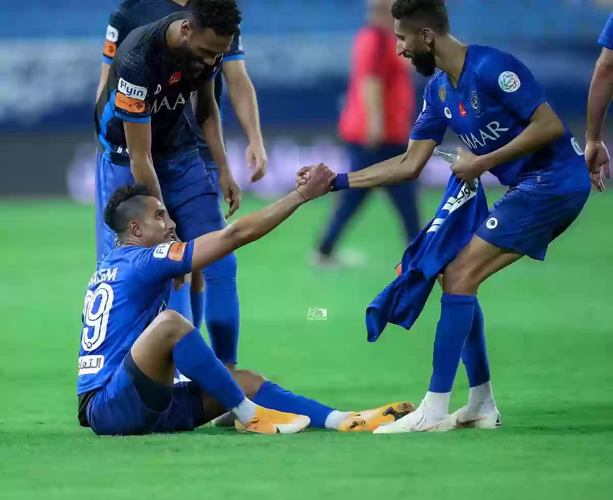 دموع الدوسري تزيد من أحزان جماهير الهلال السعودي